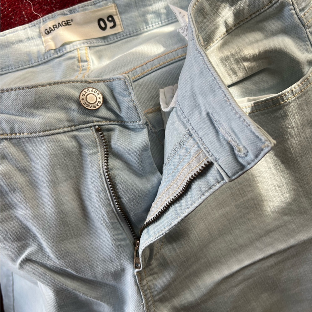 ◻️GARAGE: Junior girl size 9, light wash blue high waist jegging, preowned◻️ - Picture 6 of 13